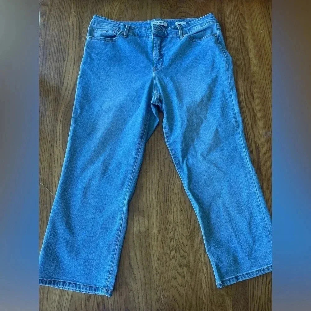 Nine west Christie Capri denim‎ jeans size 12 EUC!